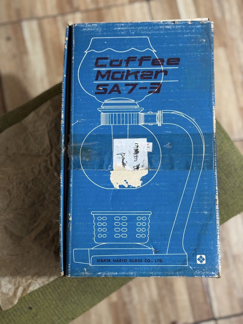 Hario Coffee Syphon (Maroon Accent) (Category: Coffee Machines & Makers) located in Paranaque City. Submitted by ultra.violet (Listing ID 1423415864, Image 2). Description: Brand new with box Never used.