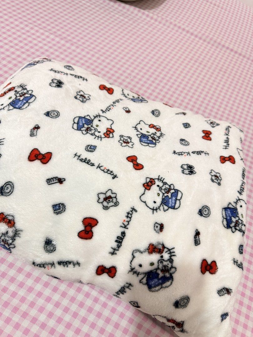 Hello Kitty Fleece Blanket (Category: Bedding & Towels) located in Dasmarinas. Submitted by itscha_ (Listing ID 1423351887, Image 2). Description: Sanrio dikopa nagagamit naka stock lang ..
