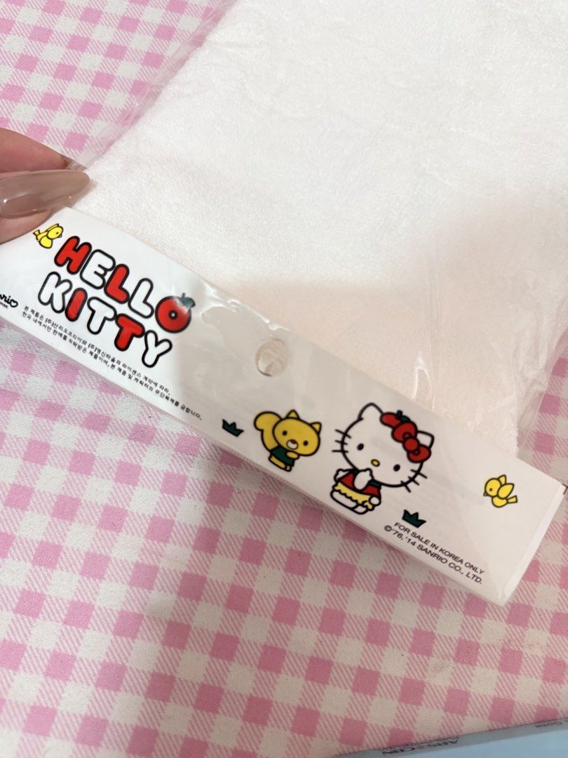 Hello Kitty Hand Towel (Category: Bedding & Towels) located in Dasmarinas. Submitted by itscha_ (Listing ID 1423364851, Image 2). Description: Original from Japan po ❤️.