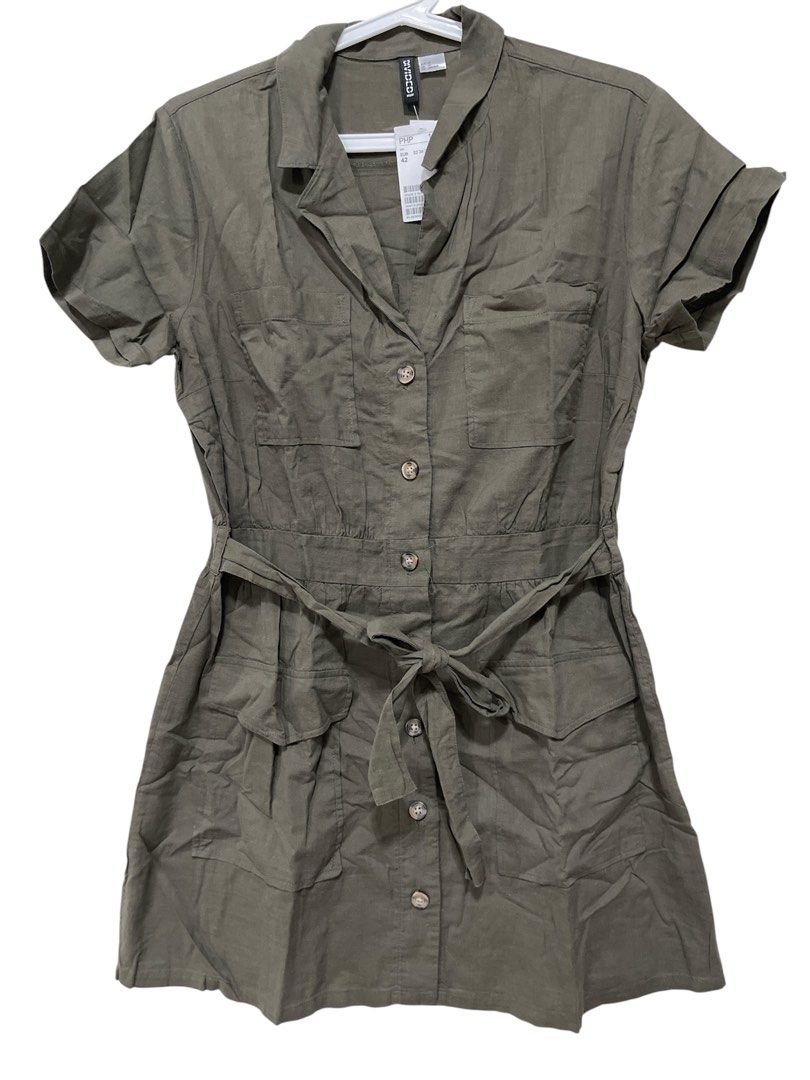 H&M Divided Olive Green Cargo Mini Dress (Category: Dresses) located in Manila. Submitted by charmaaa (Listing ID 1423359551, Image 1). Description: .