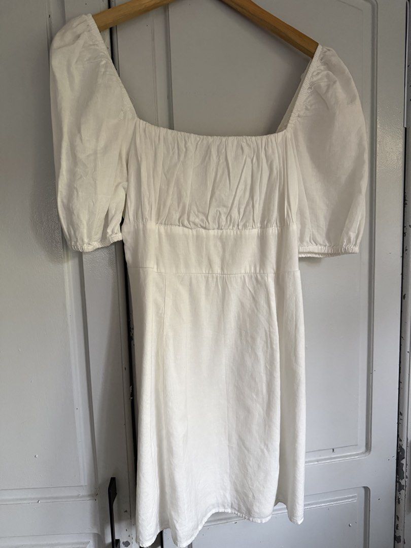 H&M Divided White Dress - Off shoulder (Category: Dresses) located in Cavite. Submitted by cc.bagvault (Listing ID 1423319641, Image 1). Description: used once no issues RFS: decluttering .
