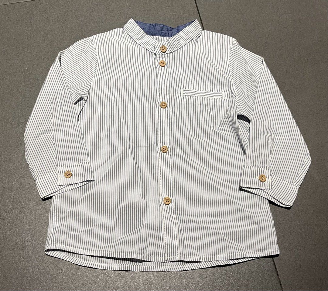 H&M Long Sleeves Linen Set 3pcs (Category: Babies & Kids Fashion) located in Taguig. Submitted by quin21 (Listing ID 1423326936, Image 3). Description: H&M Long Sleeves Linen Set 3pcs 1 pc. Off White Long Sleeves 1 pc. Blue & White Long Sleeves 1 pc. Blue Green Checkered Long Sleeves SIZE: EUR 80 or CN 80/48 (Can fit 9 months to 2yrs old asian kids) 📍 BGC Taguig.