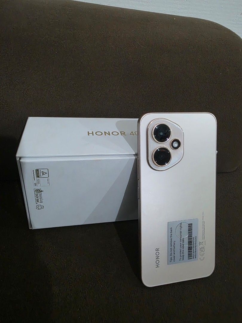 Honor 400 5g 512gb (Category: Android Others) located in Talisay. Submitted by grandmountain.9ef5bd (Listing ID 1423271419, Image 3). Description: 📱 Honor 400 5G – Key Specs Display 6.55-inch AMOLED screen 120 Hz refresh rate 2736 × 1264 resolution with up to 5000 nits peak brightness � NoypiGeeks Processor & Performance Qualcomm Snapdragon 7 Gen 3 (4 nm Octa-core) Adreno 720 GPU 12 GB RAM 512 GB internal storage (no microSD expansion) � NoypiGe