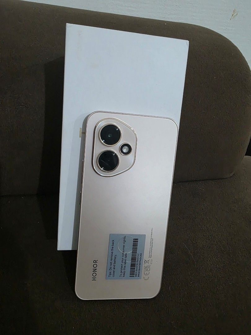 Honor 400 5g 512gb (Category: Android Others) located in Talisay. Submitted by grandmountain.9ef5bd (Listing ID 1423271419, Image 1). Description: 📱 Honor 400 5G – Key Specs Display 6.55-inch AMOLED screen 120 Hz refresh rate 2736 × 1264 resolution with up to 5000 nits peak brightness � NoypiGeeks Processor & Performance Qualcomm Snapdragon 7 Gen 3 (4 nm Octa-core) Adreno 720 GPU 12 GB RAM 512 GB internal storage (no microSD expansion) � NoypiGe