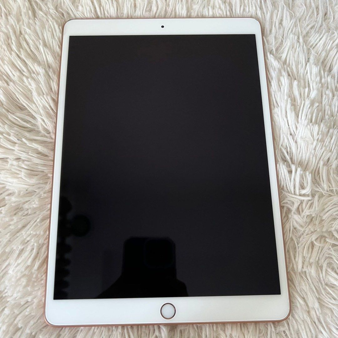 Ipad air 3rd gen 256gb rosegold (Category: iPad) located in Santa Maria. Submitted by lovedbyraf (Listing ID 1423260253, Image 1). Description: iPad Air 3rd Gen (2019) – 256GB WIFI Rosegold 10.5-inch Retina screen Apple A12 Bionic chip 8MP back camera, 7MP front camera Battery: works fine can last up to 12 hrs depending on use Touch ID no issue Unli reset Inclusions: lahat po ng nasa pictures, newly changed tempered glass RFS: Upgrade Negotiable 