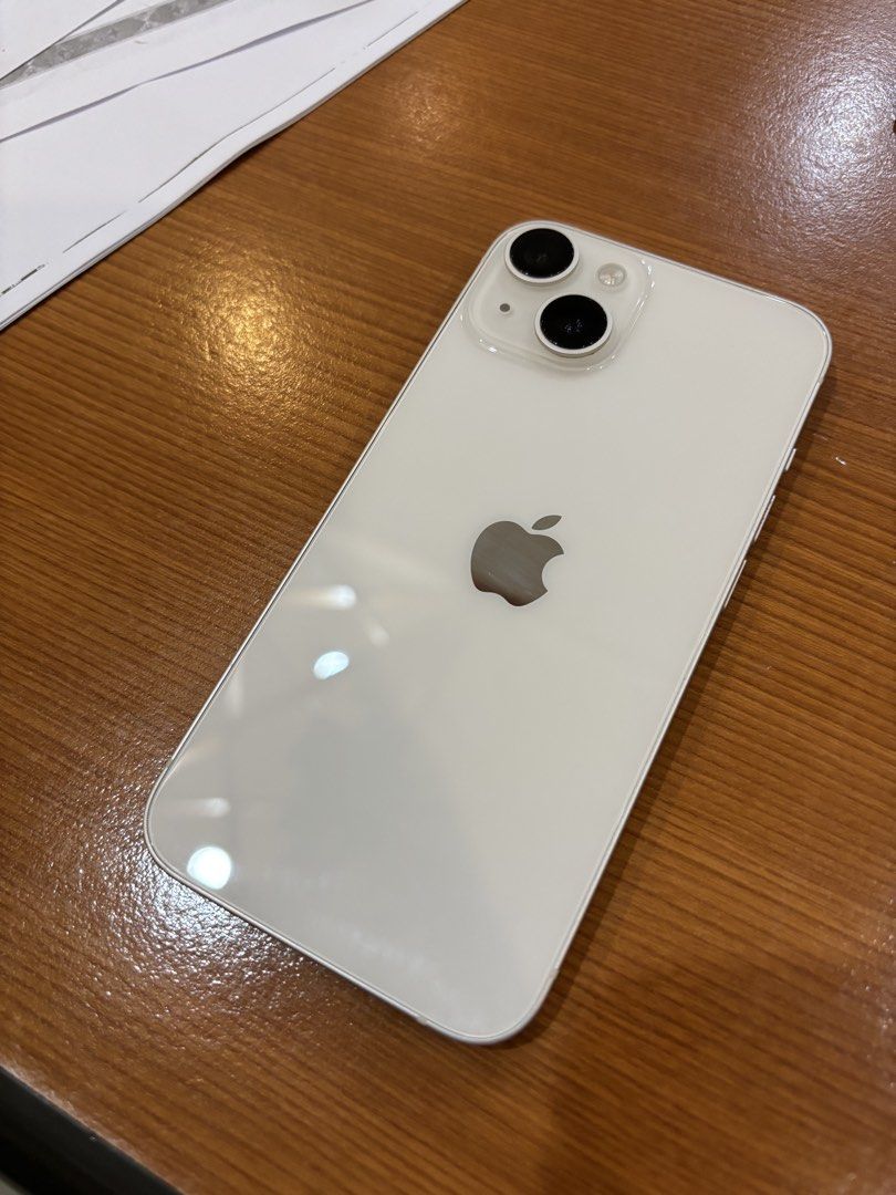 iPhone 14 256GB (Category: iPhone 14 Series) located in Batangas. Submitted by aac.e (Listing ID 1423284241, Image 2). Description: No scratches. With temper glass screen protection. Used only for a year. Will reformat. 82% batt health. Meet up only at Alabang.