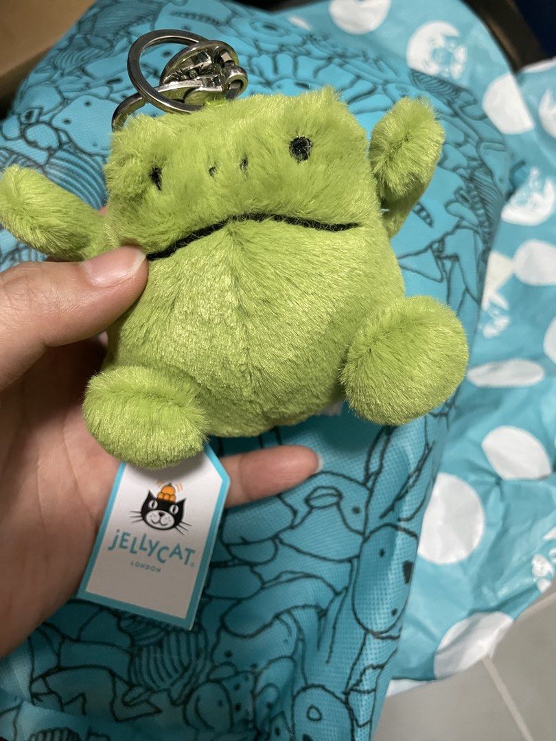 Keychain (Category: Character Goods) located in Singapore. Submitted by erora (Listing ID 1423392213, Image 3). Description: .