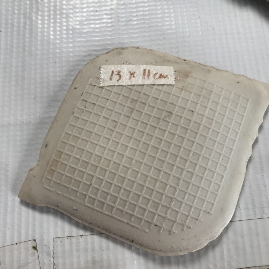 Leaf-Shaped Ceramic Dish #4359 (Category: Other Kitchenware & Tableware) located in Malabon City. Submitted by mldg.surplus (Listing ID 1423366200, Image 3). Description: - Leaf-shaped ceramic dish - Size: 13 x 11 cm - Perfect for snacks, jewelry, or decor - Adds a touch of elegance - Available in various colors and patterns MLDG Surplus Reminder: •Expect minimal flaws such as stain, lint, scratches etc. •No reservation, we can accept your offer,