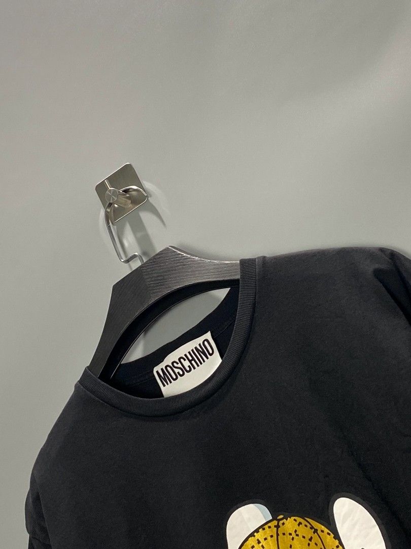 Moschino (Category: Luxury Apparel) located in Mangaldan. Submitted by kendrops (Listing ID 1423324379, Image 3). Description: Made in Italy Complete tags Width 19.5 Length 27.5 Medium to Large Excellent condition: 10/10 Color rate: 10/10 issue:(none).