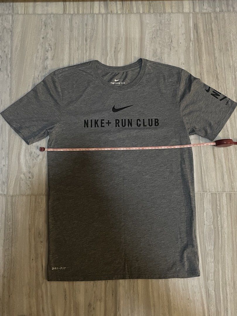 nike run club t shirt