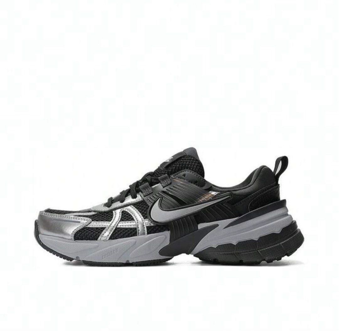 Nike W V2K Run Black Metallic Silver (Category: Sneakers) located in Marikina City. Submitted by kichhi (Listing ID 1423326975, Image 1). Description: Original Brand new, never been used Nike V2K Run Women's Shoes Size: US 6.5, EUR 37 RFS: it's not my size MOP: Gcash MOD: Meet-up or Lalamove within Metro Manila Only .