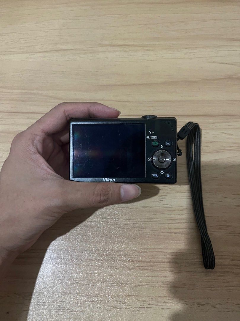 Nikon Coolpix s640 Digital Camera (Category: Cameras) located in Tarlac. Submitted by dmoises (Listing ID 1423264379, Image 2). Description: Nikon Coolpix s640 - 12.2 Megapixel - 5x zoom - 2.7-inch LCD - With Scene Auto Selector, Smart Portrait System, Motion Detection, D-Lighting, Quick Retouch features. Issue: - Screen turns black after setting up time and date (cannot take pictures no sample photos) - Selling as is Inclusions: - Camera - Batte
