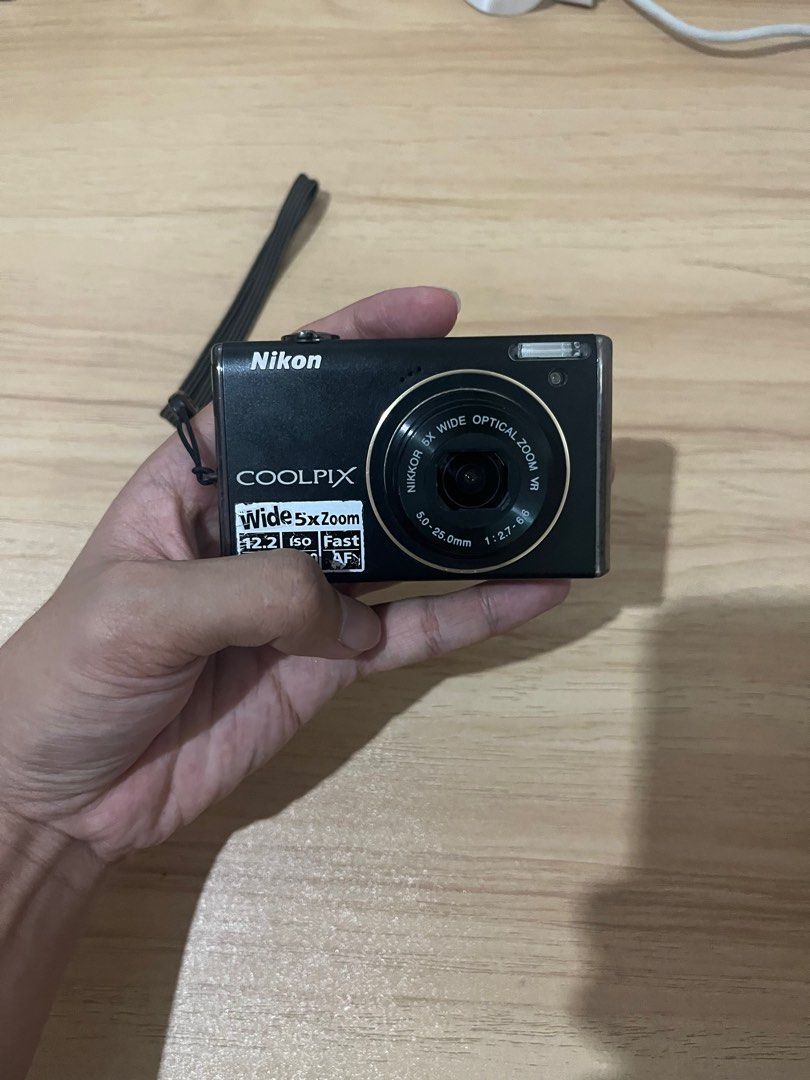Nikon Coolpix s640 Digital Camera (Category: Cameras) located in Tarlac. Submitted by dmoises (Listing ID 1423264379, Image 1). Description: Nikon Coolpix s640 - 12.2 Megapixel - 5x zoom - 2.7-inch LCD - With Scene Auto Selector, Smart Portrait System, Motion Detection, D-Lighting, Quick Retouch features. Issue: - Screen turns black after setting up time and date (cannot take pictures no sample photos) - Selling as is Inclusions: - Camera - Batte