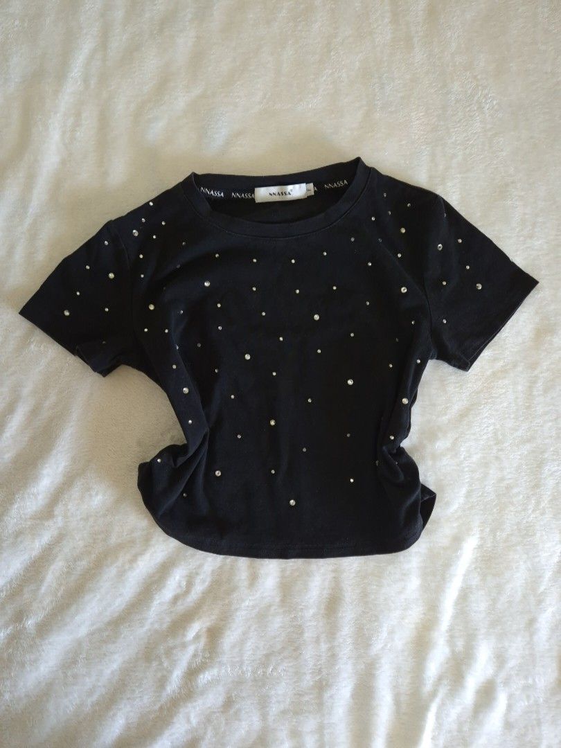 Nnassa Black pearl shirt (Category: Shirts) located in Paranaque City. Submitted by hbd1233 (Listing ID 1423333983, Image 1). Description: No flaws, just in well-used condition..