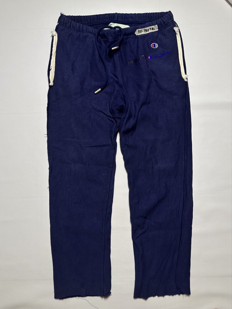 Off-White c/o Champion Sweatpants (Category: Joggers) located in Manila. Submitted by johnedel_james (Listing ID 1423386181, Image 1). Description: CHAMPION x OFFWHITE Size on tag L (32-34) Length 39 ₱800 ℂ𝕆ℕ𝔻𝕀𝕋𝕀𝕆ℕ: Excellent ℂ𝕆𝕃𝕆ℝ ℝ𝔸𝕋𝔼: 9.9/10 𝕀𝕊𝕊𝕌𝔼: None.