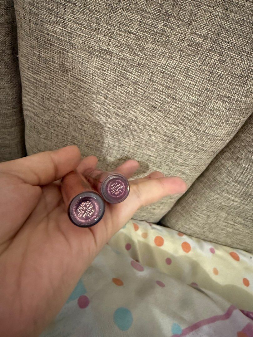 ORIGINAL CHARLOTTE TILBURY PILLOWTALK BUNDLE (Category: Makeup) located in Mandaluyong City. Submitted by whitemoveout (Listing ID 1423402684, Image 2). Description: ORIGINAL WITH BOX SWATCHED ONLY 99% FULL GIFTED ONLY LAST DEC 2025 BUNDLE PILLOW TALK SHADE JEWEL LIPS COLLAGEN LIP BATH .