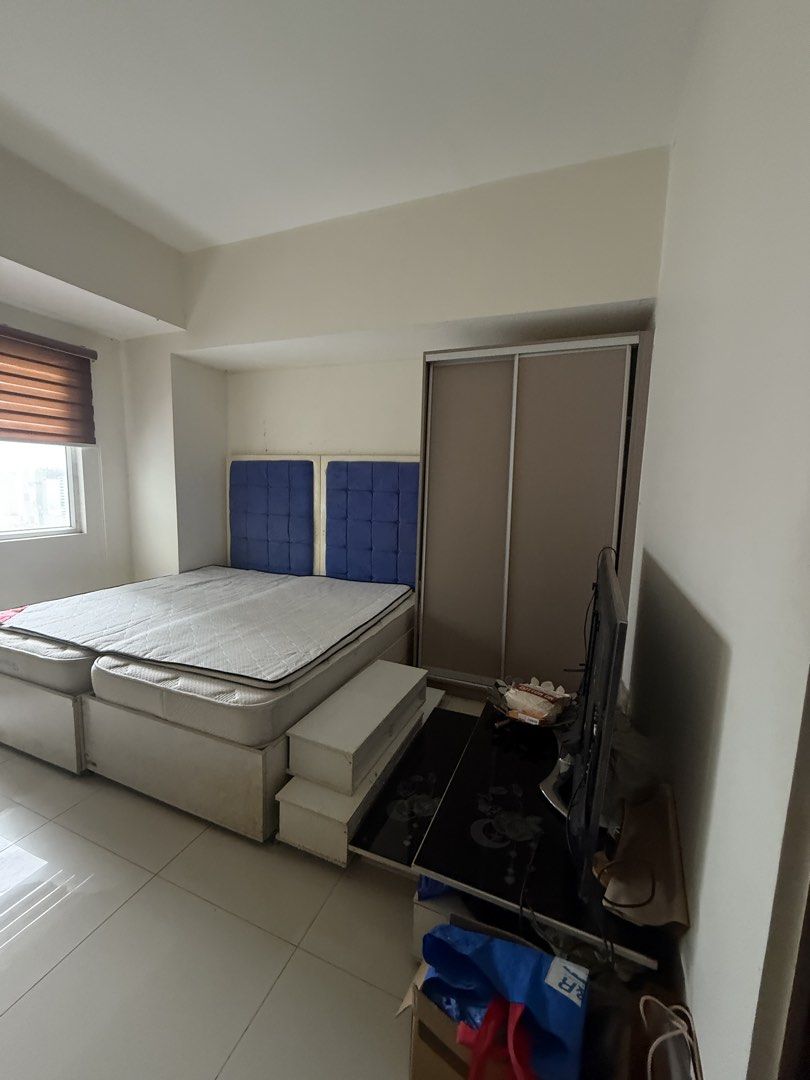 Oxford parksuites studio type for rent binondo area (Category: Apartments & Condos) located in Manila. Submitted by randomthings.ph (Listing ID 1423340564, Image 1). Description: Oxford parksuites - studio type 32nd floor - 38.2sqm 28k 2 months advance 1 month deposit Avail mid march 2026 Near chiangkai shek college, hope christian high school, metropolitan medical center.