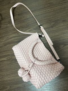 (Category: ) located in . Submitted by cheapandale (Listing ID 1423319264, Image 1). Description: .