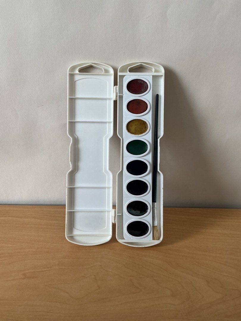 Prang Oval 8 Watercolor Paint Set (Category: Craft Supplies & Tools) located in Quezon City. Submitted by _alynicz (Listing ID 1423310784, Image 2). Description: - unused with dirts on some pigments.