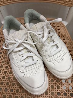 (Category: ) located in . Submitted by eloisyy_declutter (Listing ID 1423376653, Image 1). Description: .