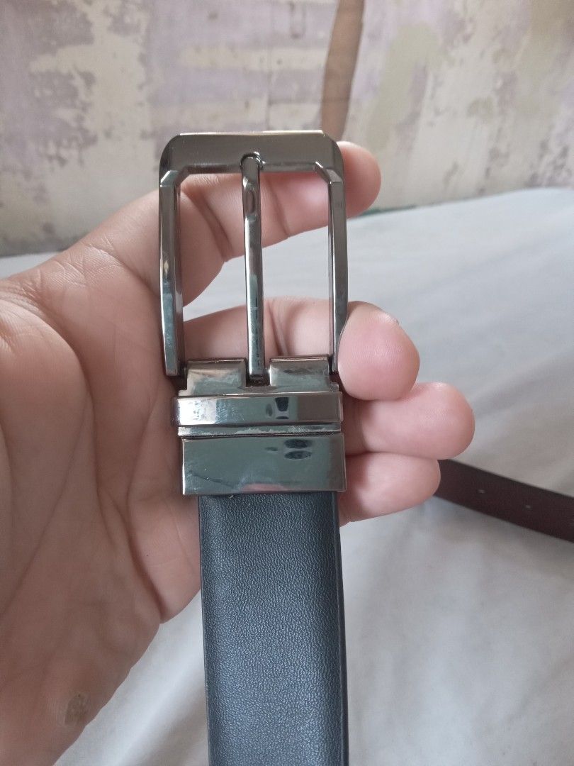 Reversible Black Belt (Category: Belts) located in Mandaluyong City. Submitted by gian0909 (Listing ID 1423295472, Image 3). Description: BRAND NEW NEVER BEEN USE KASI MASYADONG MAHABA AT PUMAYAT NAKO :) ORIGINAL LETHER MEASUREMENT: 60" ISSUE: MAY MALIIT NA SCRATCHES DAHIL NAKATAMBAK NG MATAGAL :) BRAND: HIKOK STILL NEGOTIABLE PERO KONTI LANG HA MOP: GCASH ONLY MOD: JNT OR LALAMOVE.