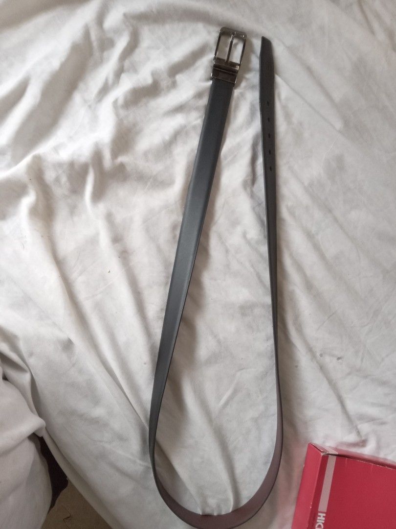 Reversible Black Belt (Category: Belts) located in Mandaluyong City. Submitted by gian0909 (Listing ID 1423295472, Image 2). Description: BRAND NEW NEVER BEEN USE KASI MASYADONG MAHABA AT PUMAYAT NAKO :) ORIGINAL LETHER MEASUREMENT: 60" ISSUE: MAY MALIIT NA SCRATCHES DAHIL NAKATAMBAK NG MATAGAL :) BRAND: HIKOK STILL NEGOTIABLE PERO KONTI LANG HA MOP: GCASH ONLY MOD: JNT OR LALAMOVE.