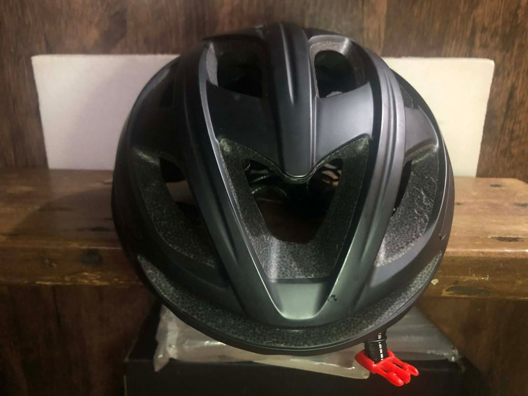 RNOX Cycling Helmet with Light (Category: Other Sports Equipment and Supplies) located in Quezon City. Submitted by ferddiecastellano (Listing ID 1423365603, Image 3). Description: - Actual pic posted - Size LARGE - What you see is what you get - Light at the back has no cover but still works - Leel free to inspect before buying.