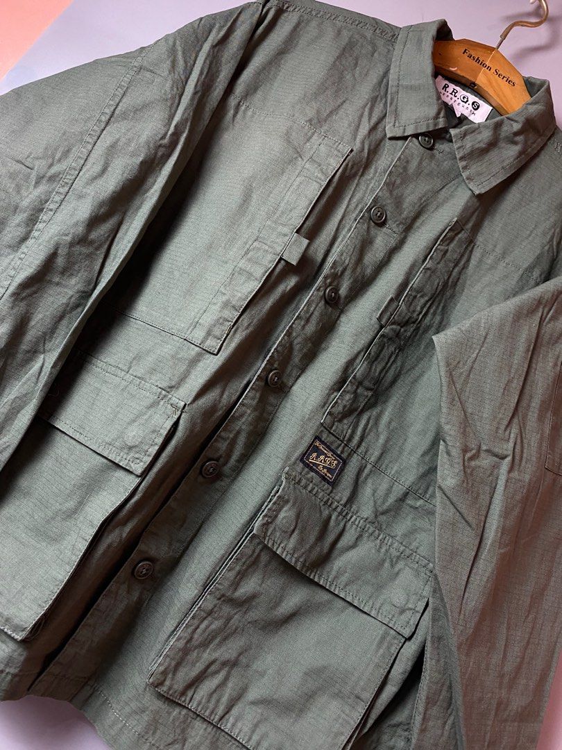 Roar Guns Longsleeves Shirt (Category: Tshirts & Polo Shirts ) located in Quezon City. Submitted by loloyz123 (Listing ID 1423386681, Image 2). Description: Roar Guns Long Sleeve Shirt Condition: Very good/ Light Used Color rate:9.8/10 Color: Army Green Size: Small L: 27 W: 22.5 inches.