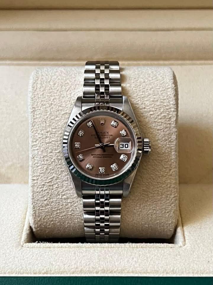 Rolex Datejust Diamond Dial (Category: Luxury Watches) located in Antipolo. Submitted by baltazarpq72282 (Listing ID 1423332759, Image 1). Description: Rolex Ladies Datejust 26mm Reference 79174 Year 2002 *Salmon Pink Big Diamond Dial Rare* 18k white gold fluted bezel Complete links 310K.
