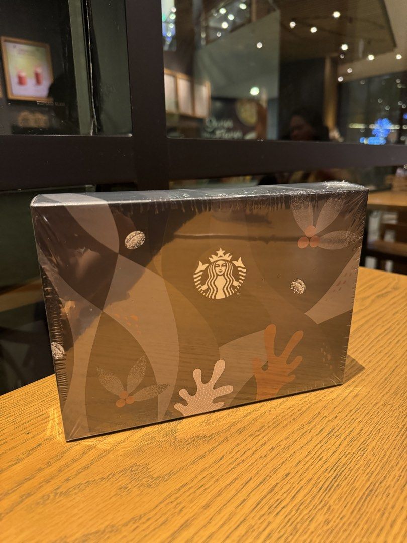 Sealed Starbucks 2026 planner (Category: Water Bottles & Tumblers) located in Quezon City. Submitted by amdeclutter (Listing ID 1423279949, Image 1). Description: unopened starbucks 2026 planner.