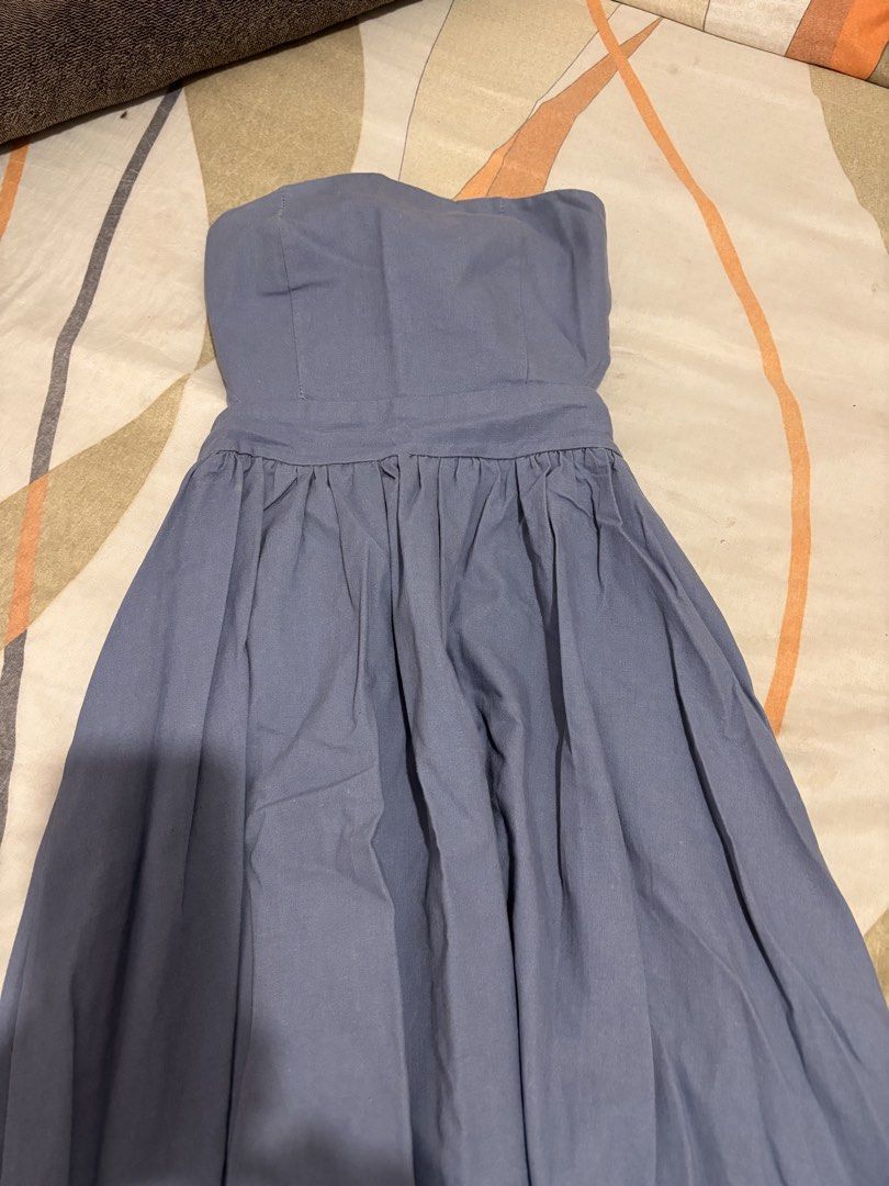 Soft Denim Tube Dress (Category: Dresses) located in Pasig City. Submitted by pattycakez (Listing ID 1423356094, Image 3). Description: Used twice, see last photo for my when worn with a burger lol.