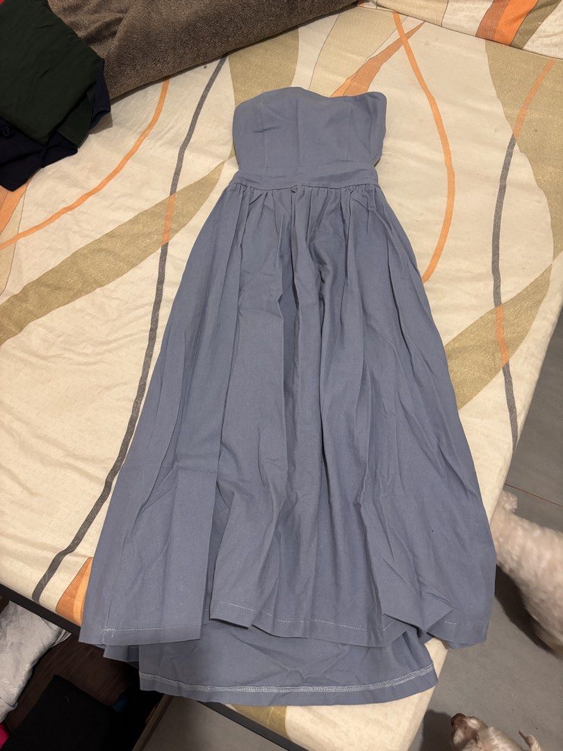 Soft Denim Tube Dress (Category: Dresses) located in Pasig City. Submitted by pattycakez (Listing ID 1423356094, Image 1). Description: Used twice, see last photo for my when worn with a burger lol.