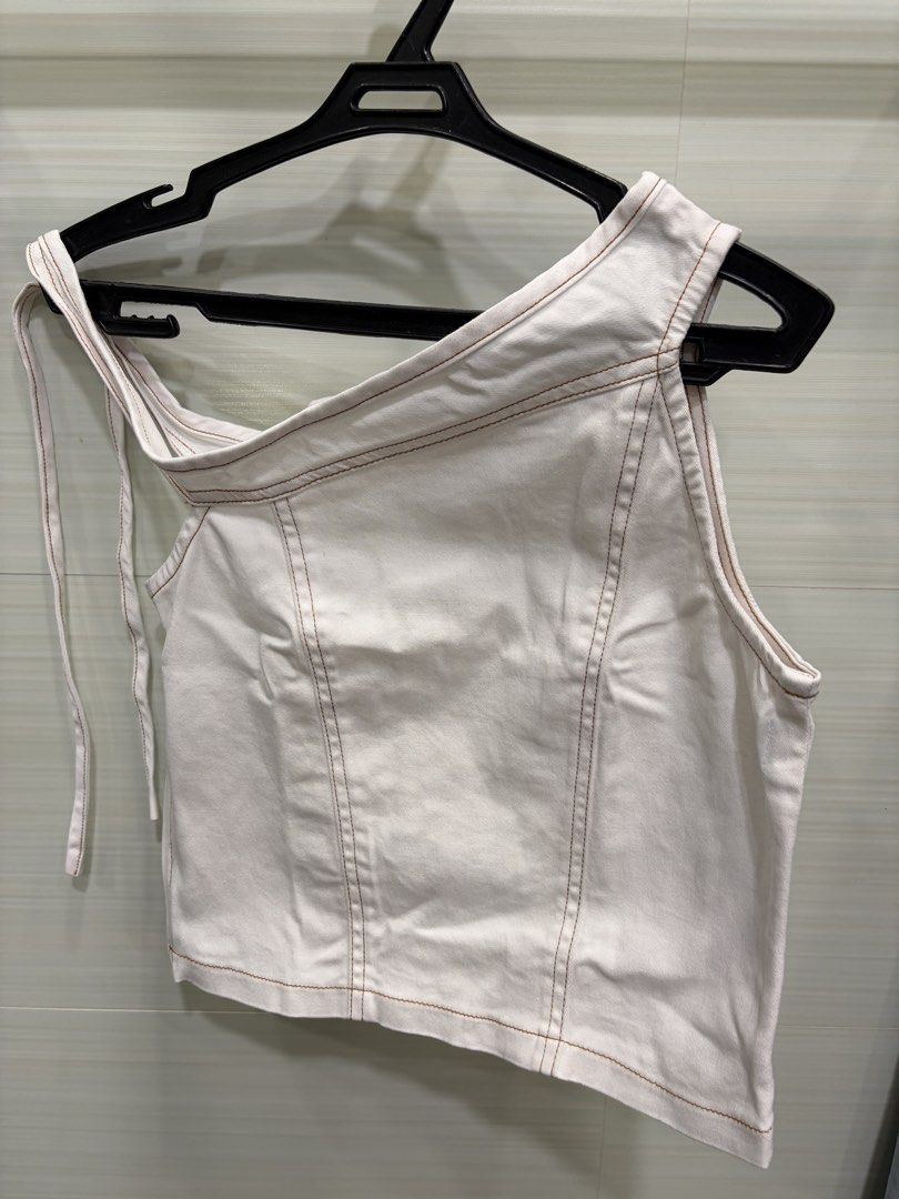 Miu the label Soho Top - White S (Category: Others Tops) located in Manila. Submitted by gogglesss (Listing ID 1423393068, Image 2). Description: - size S White Soho top from miu the label - SRP ₱1450 - Asymmetrical design tags zara hnm bershka isa the label miu the label phia the label beyond collective brandy melville subdued hollister uniqlo.