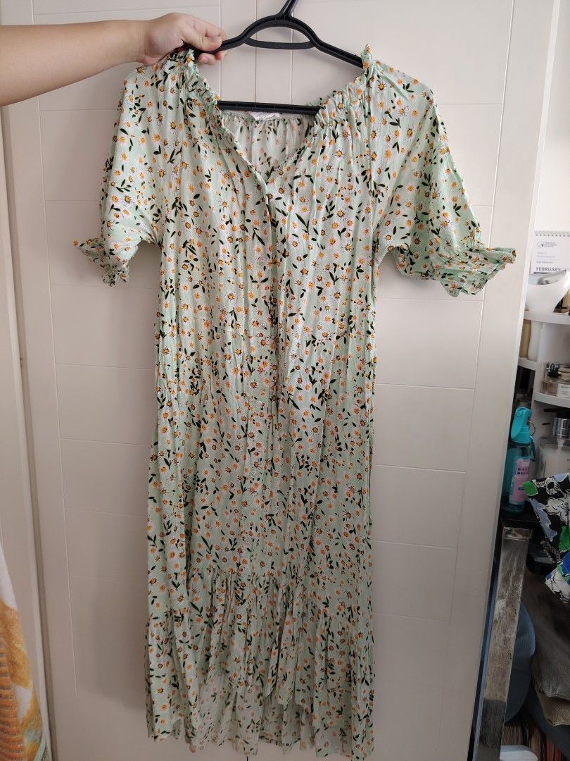 Summer dress bundle of 3 (Category: Dresses) located in Mandaluyong City. Submitted by pinkcel (Listing ID 1423309389, Image 3). Description: Used once.