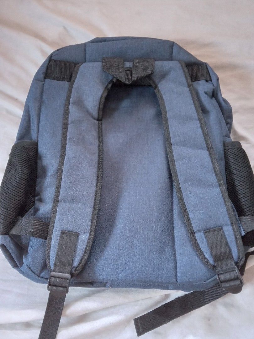 Sun Life Foundation Backpack (Category: Backpacks) located in Mandaluyong City. Submitted by gian0909 (Listing ID 1423303661, Image 2). Description: - Sun Life Foundation backpack - Color: Blue - Design: Features a cartoon character - Main compartment with divider - Front pocket - Adjustable straps - Mesh side pockets.