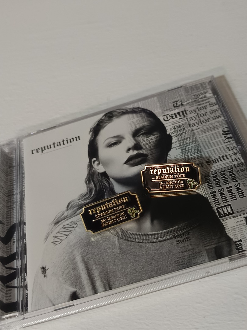 Taylor Swift Reputation Stadium Tour Pin, Hobbies & Toys, Memorabilia ...