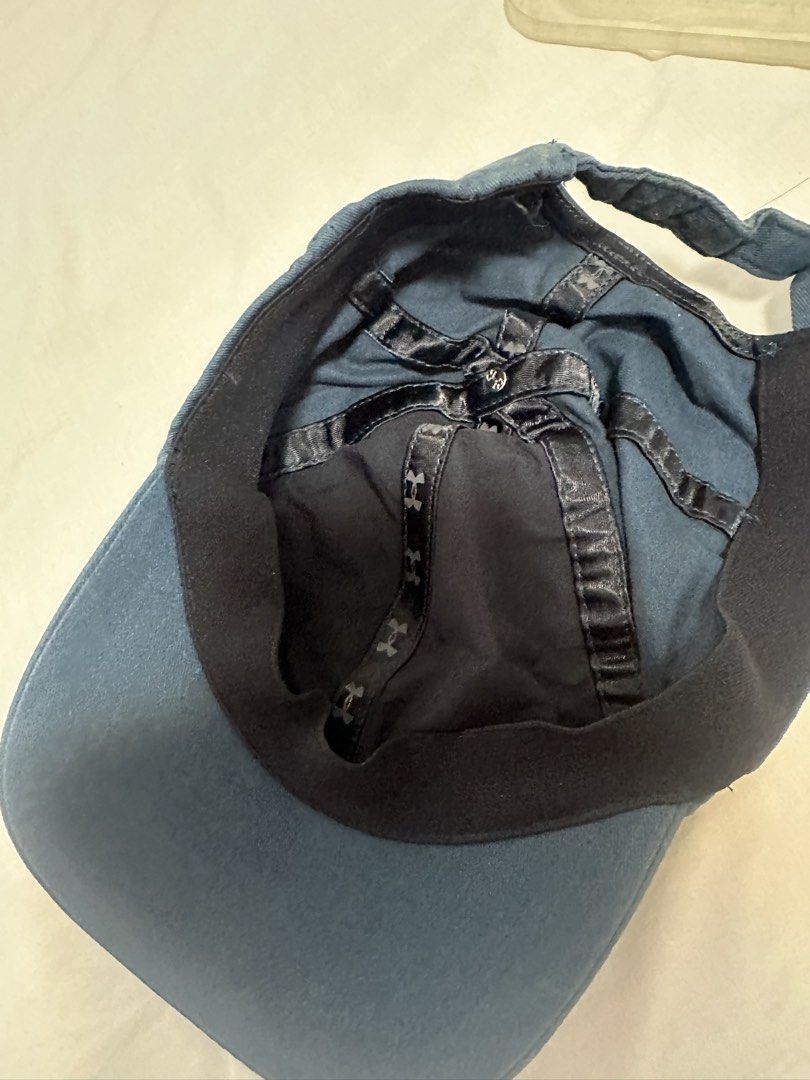 Under Armour Cap (Category: Caps & Hats) located in Manila. Submitted by quaranthings (Listing ID 1423280137, Image 2). Description: - authentic - lightly used.