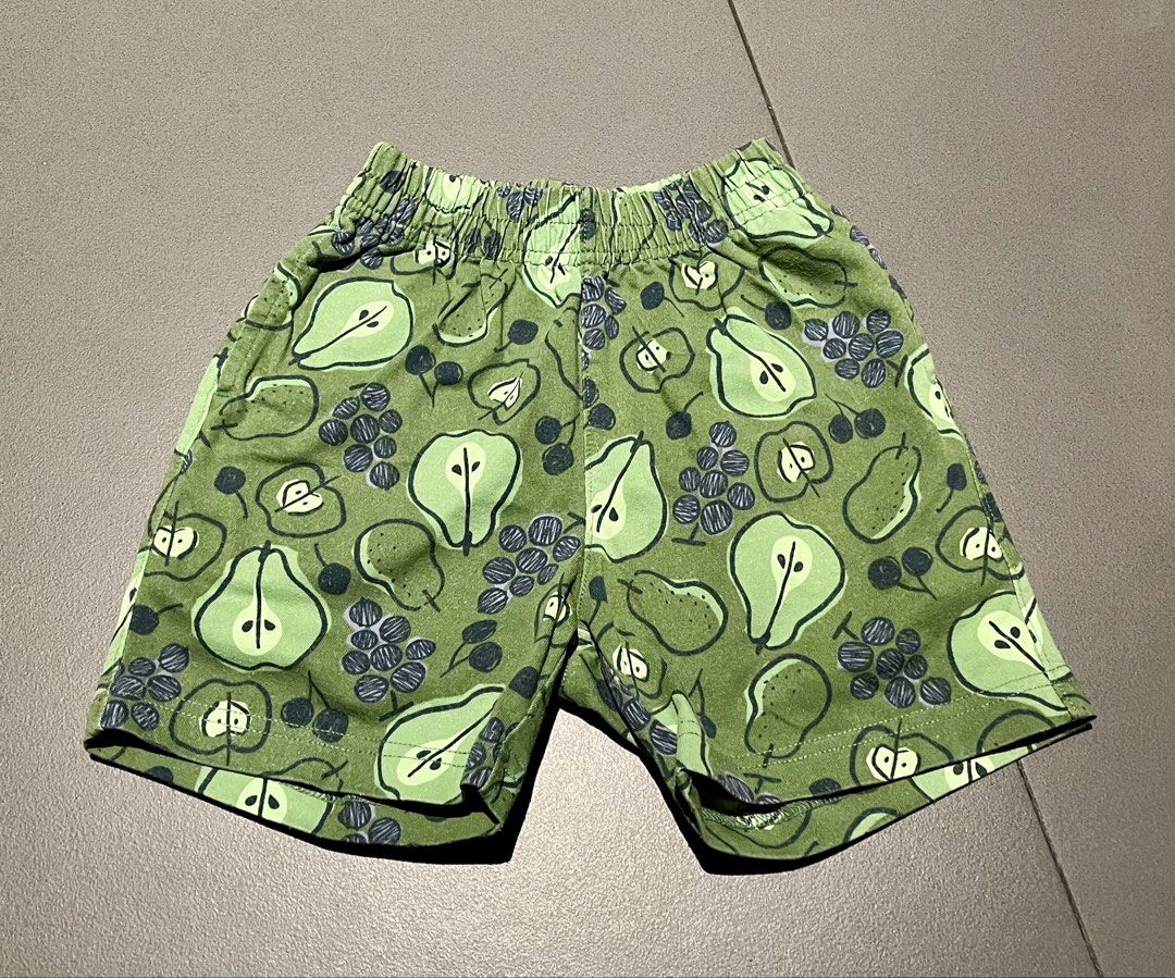Uniqlo Kids Shorts Set (Category: Babies & Kids Fashion) located in Taguig. Submitted by quin21 (Listing ID 1423320744, Image 3). Description: Uniqlo Kids Shorts Set ( 3 pcs) SIZE: 1-3 years old 📍 BGC Taguig.