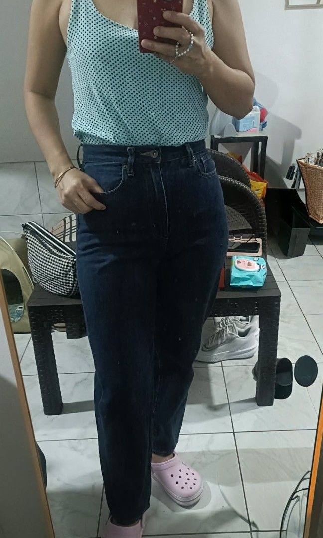 Uniqlo Mom Jean (Category: Jeans) located in Cavite. Submitted by jaycel79 (Listing ID 1423287706, Image 2). Description: un excellent condition. Free sf na po.