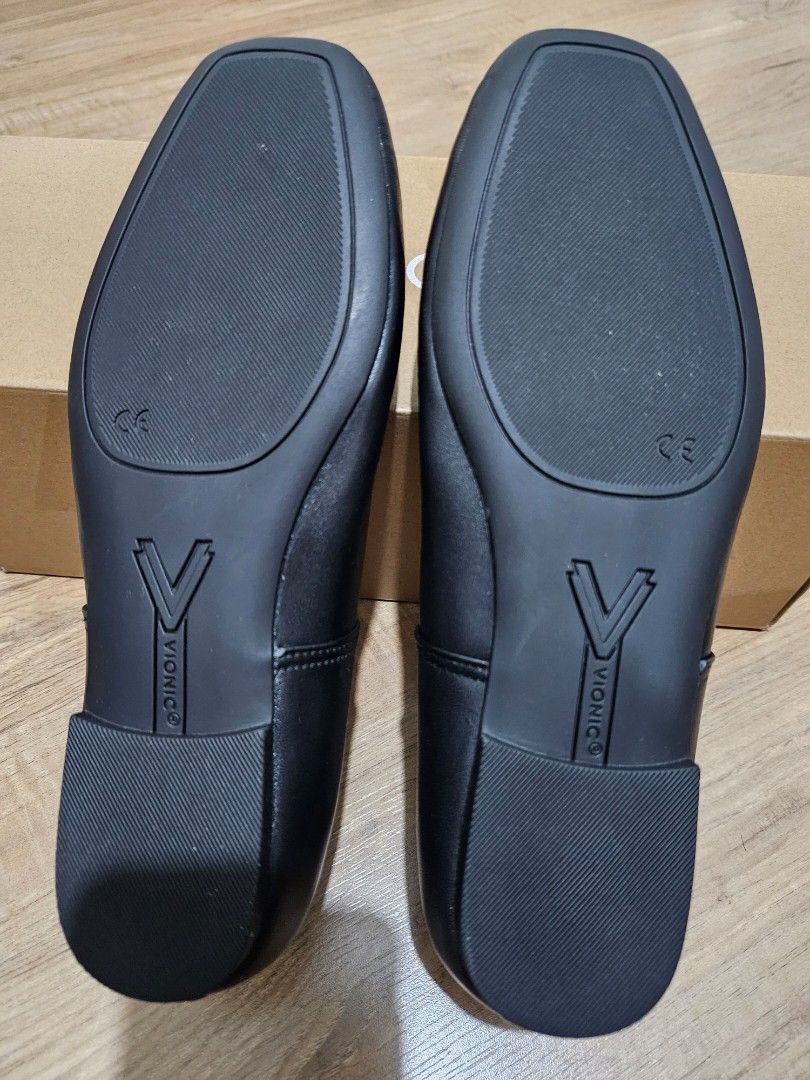 Vionic Orinda Black Leather Ballet Flats - US 6 (Category: Flats & Sandals) located in Los Banos. Submitted by acleancloset (Listing ID 1423383909, Image 2). Description: - Vionic Orinda ballet flats - Black leather - Size US 6 - Square toe - New with original box & extra footbed.