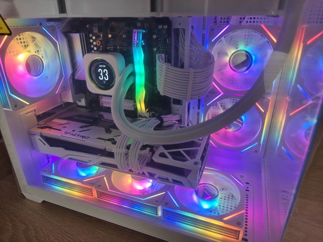 White Gaming PC 32GB DDR565604801995393110
