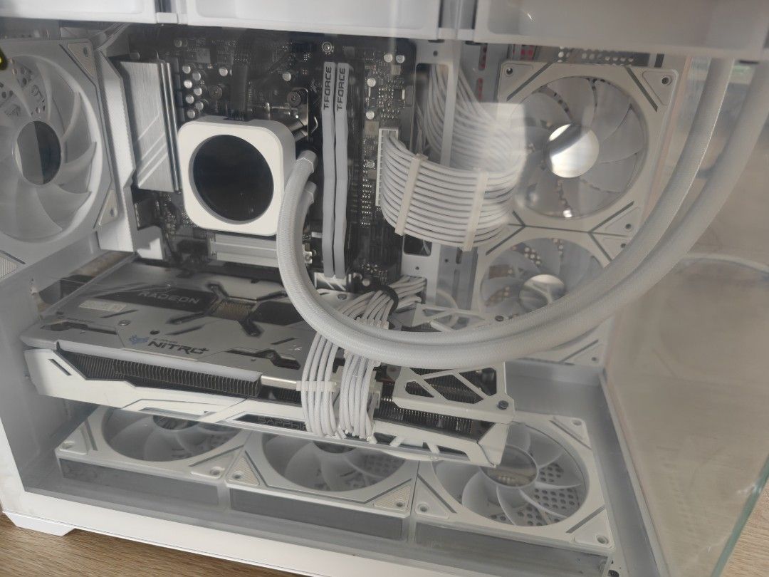 White Gaming PC 32GB DDR565604801995393111