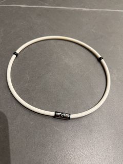 YONEX V4 Power Necklace Neo Plus YOX00024, Sports Equipment