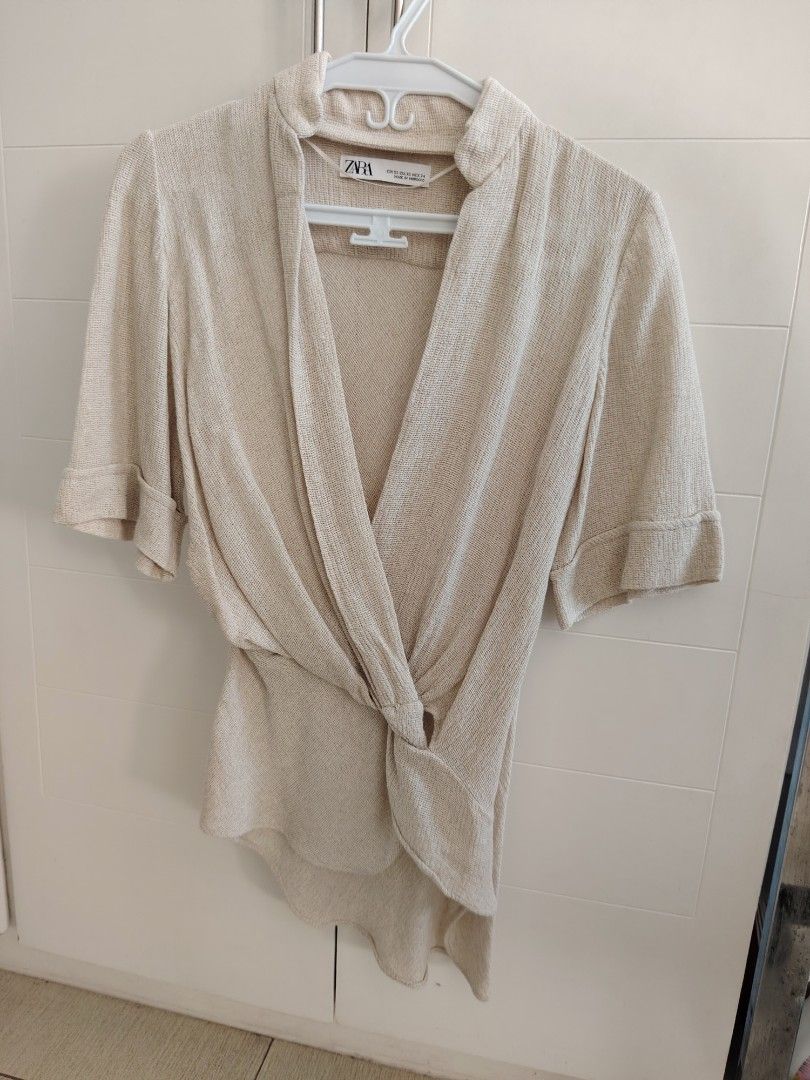 Zara top (Category: Blouses) located in Mandaluyong City. Submitted by pinkcel (Listing ID 1423309835, Image 1). Description: Zara top Can be use for formal occasion Used twice Sf shouldered by the buyer.