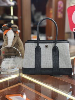 （分類：）位於 。 由 360_Luxury 提交（商品編號 1422779361，圖片 1）。簡介： 。