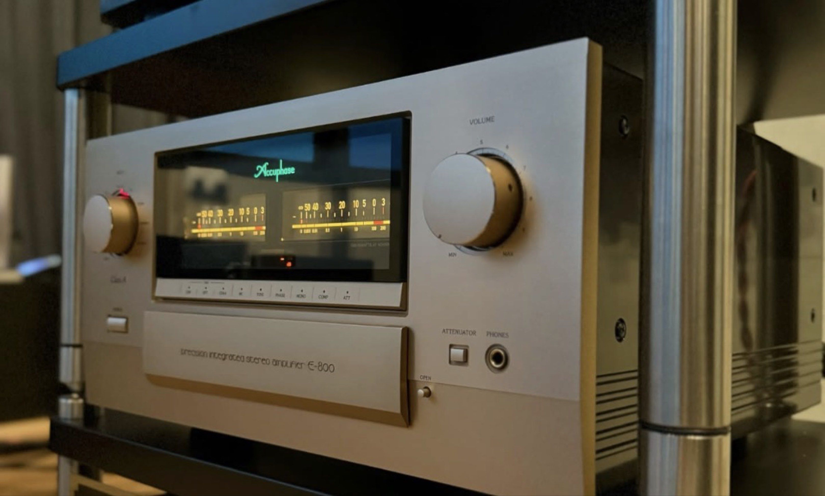 Accuphase E-800 Precision Integrated Stereo Amplifier65671935708931110