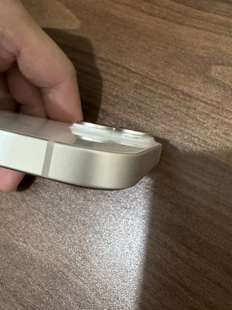 Apple iPhone 14 Plus （分類：iPhone 14 系列）位於 Hong Kong。 由 reallyreally 提交（商品編號 1423564607，圖片 2）。簡介： 保養得好好 機身冇花，4角冇崩。 冇維修過冇換過電 電池健康度：75% 有盒有單。