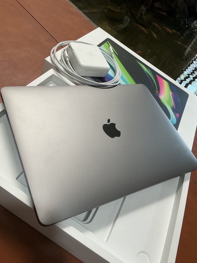 Apple MacBook Pro (Category: Laptops & Notebooks) located in Manila. Submitted by direkgeloo (Listing ID 1423474069, Image 2). Description: 13-inch 2022 Macbook Pro: Apple M2 chip with 8-core CPU and 10-core GPU with 512 GB SSD - Space Grey 8 GB RAM with Touch bar 287 battery cycle count Original Apple charger Original box It works perfectly with no technical issues at all. The M2 chip is fast and smooth, great for everyday use, work, streaming, 