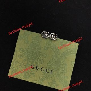 (Category: ) located in . Submitted by fashion.luxe (Listing ID 1423584173, Image 1). Description: .