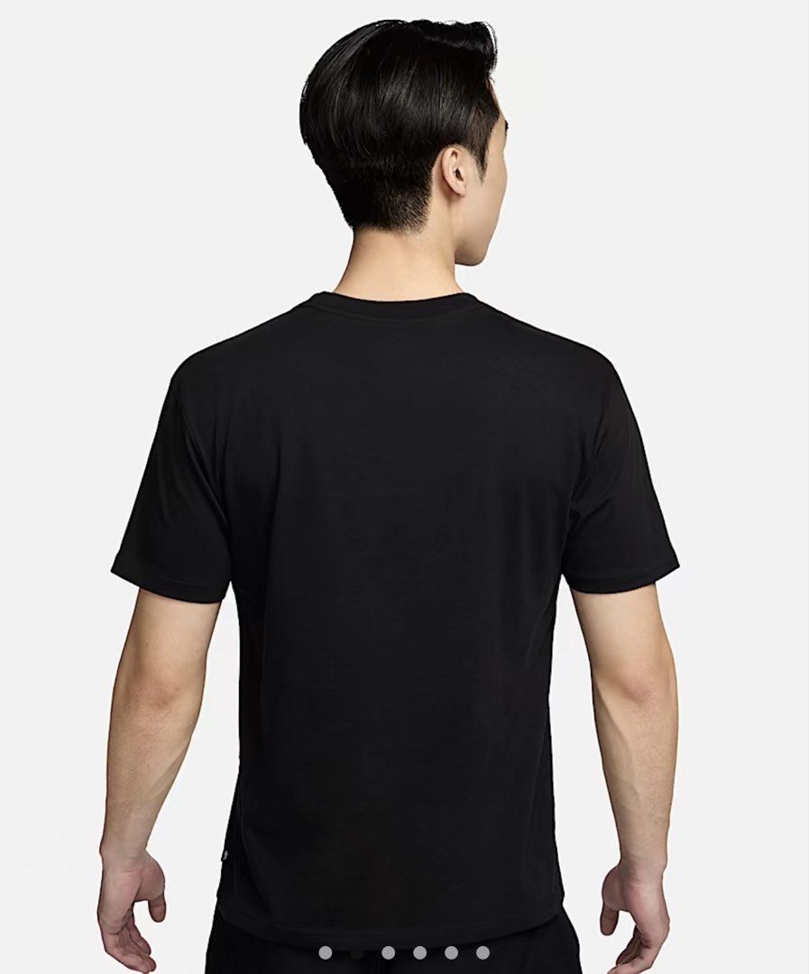 Authentic Nike SB Black T-shirt Small (Category: Tshirts & Polo Shirts ) located in Paranaque City. Submitted by smconsul (Listing ID 1423505766, Image 3). Description: - Brand new Nike SB T-shirt - Size: S - Features the iconic Nike SB logo - Made from comfortable material - Perfect for everyday wear - Still in original packaging - A versatile wardrobe staple Retails for ₱1200 Rfs: wrong size.